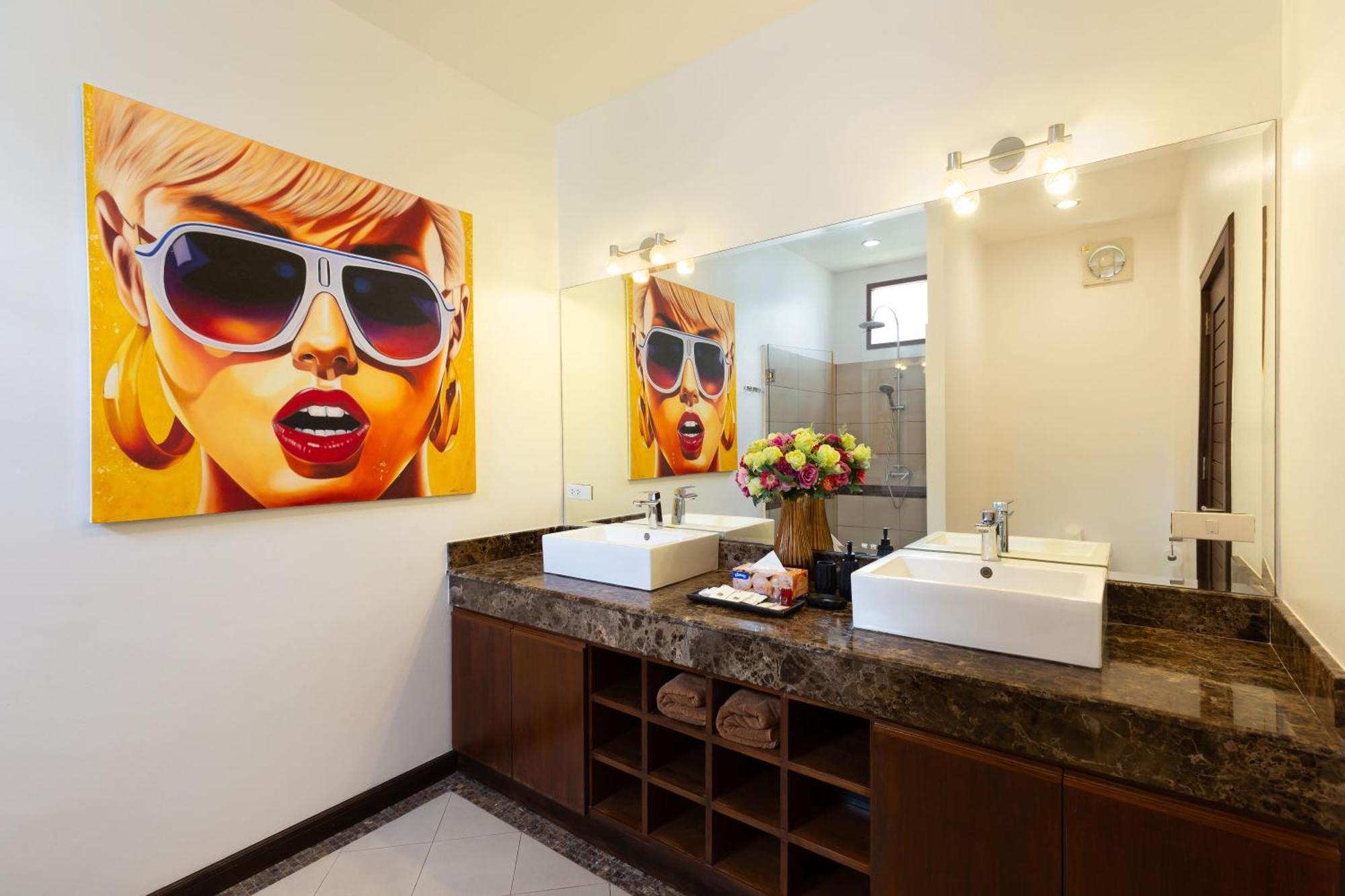 Extraordinary Courtyard 6Br Pool Villa Sri Suri, Naiharn Rawai Ngoại thất bức ảnh