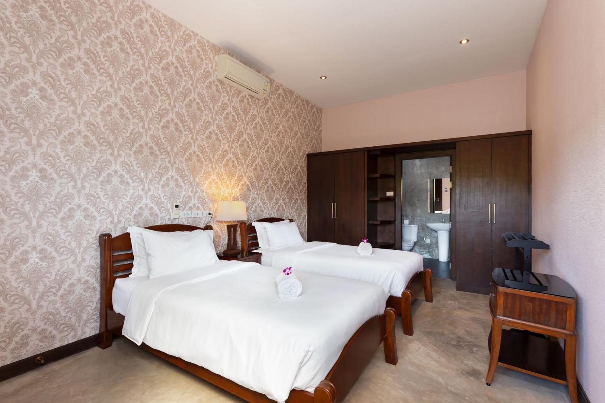 Extraordinary Courtyard 6Br Pool Villa Sri Suri, Naiharn Rawai Ngoại thất bức ảnh
