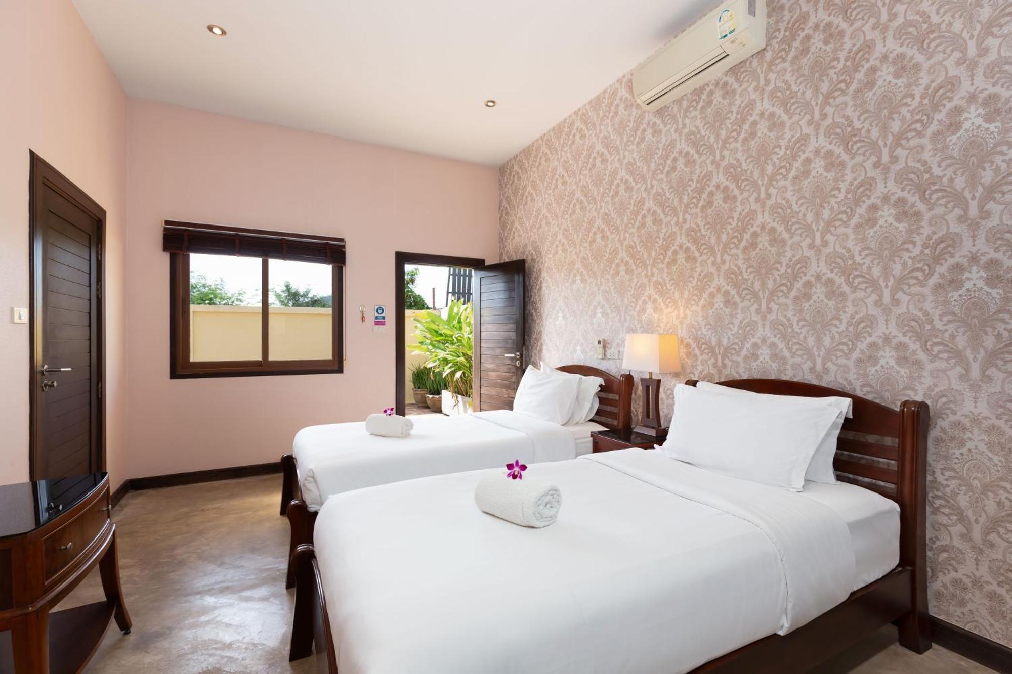 Extraordinary Courtyard 6Br Pool Villa Sri Suri, Naiharn Rawai Ngoại thất bức ảnh